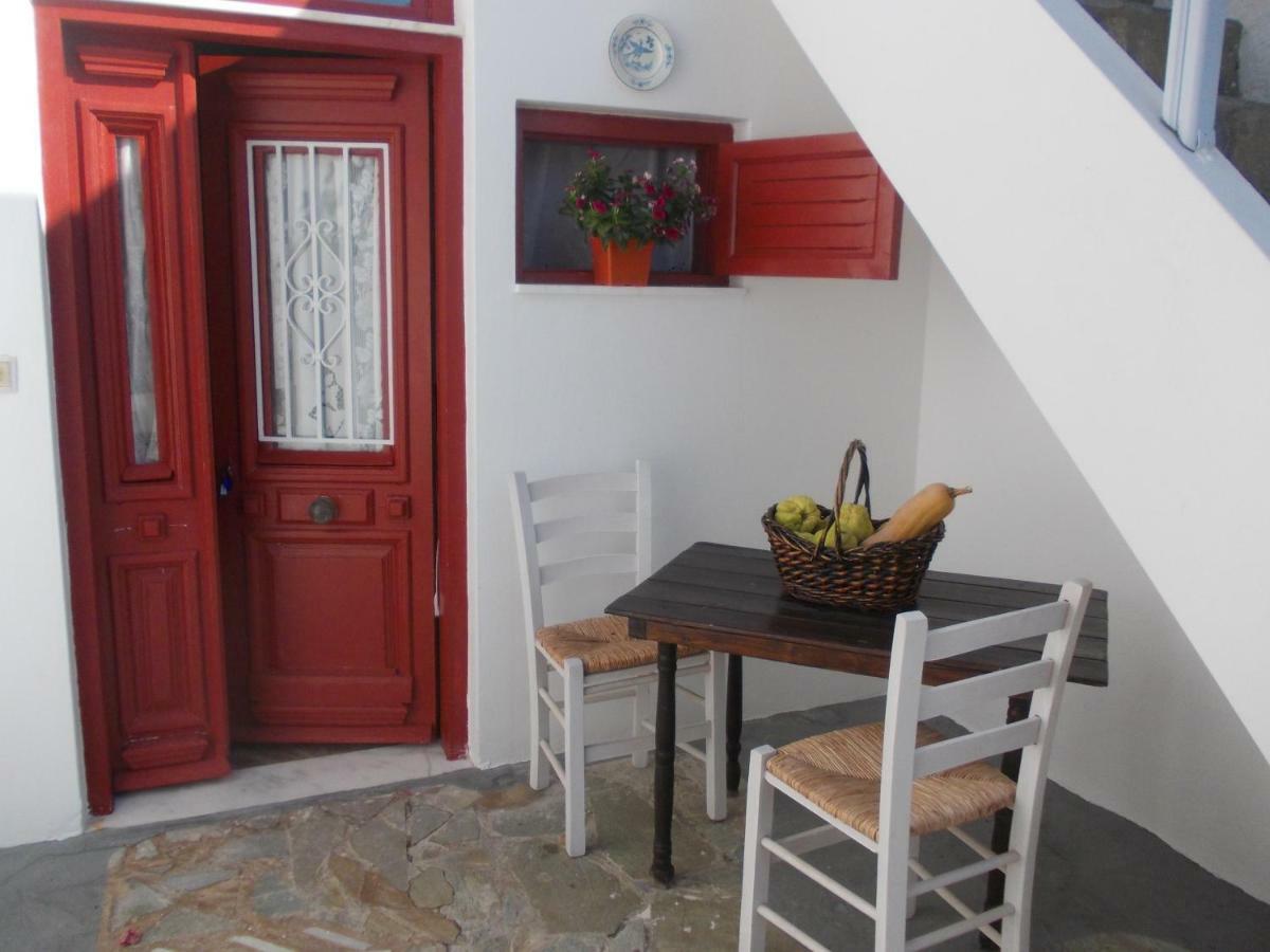 Nyfes Traditional Boutique Faltaina Skyros Bagian luar foto